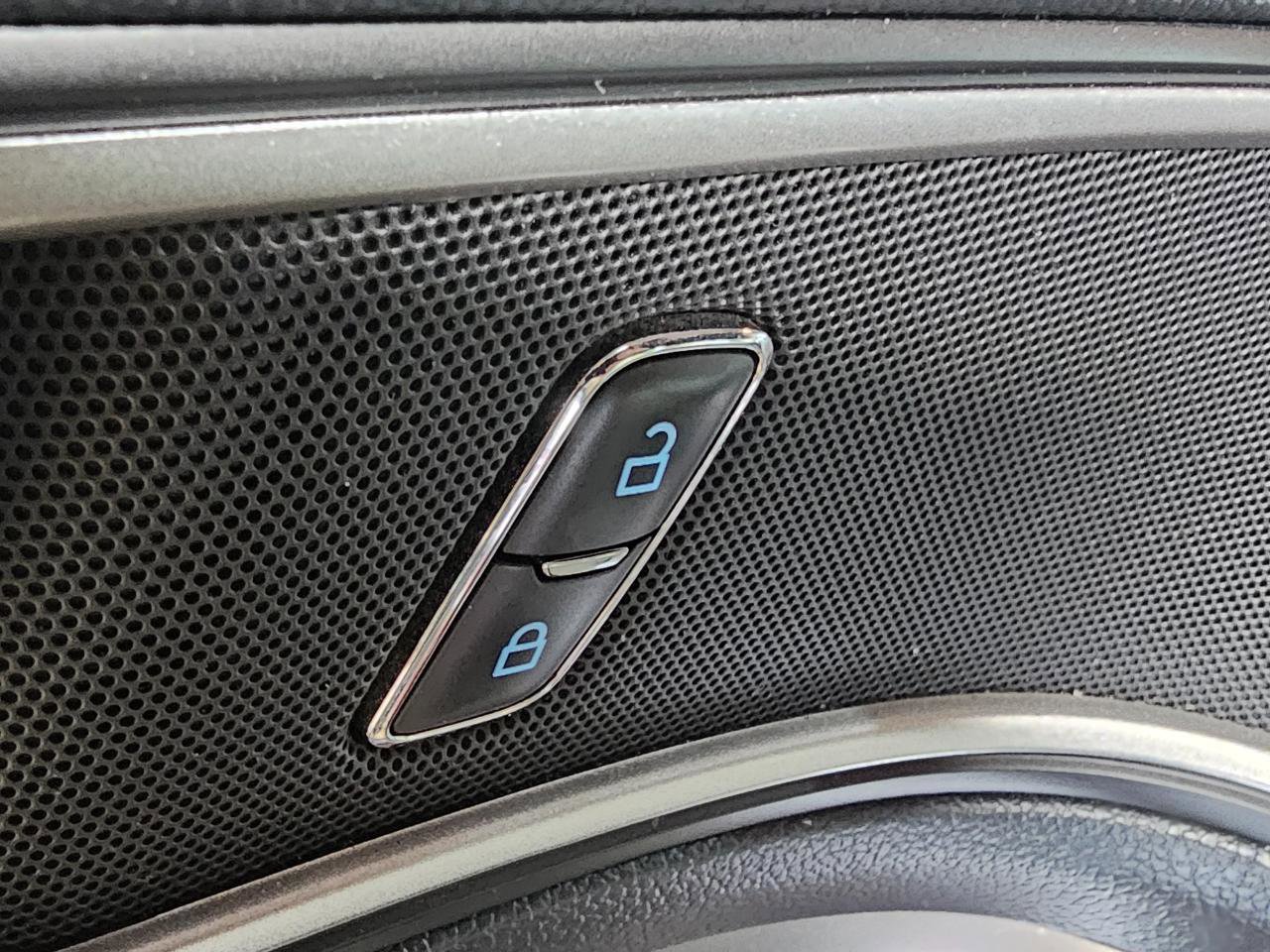 Used 2018 Ford Explorer XLT w/ Equipment Group 202A image 29