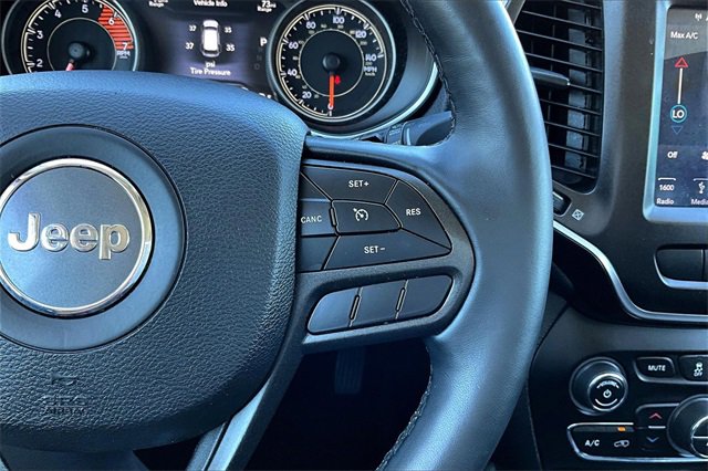 Used 2019 Jeep Cherokee Trailhawk image 21