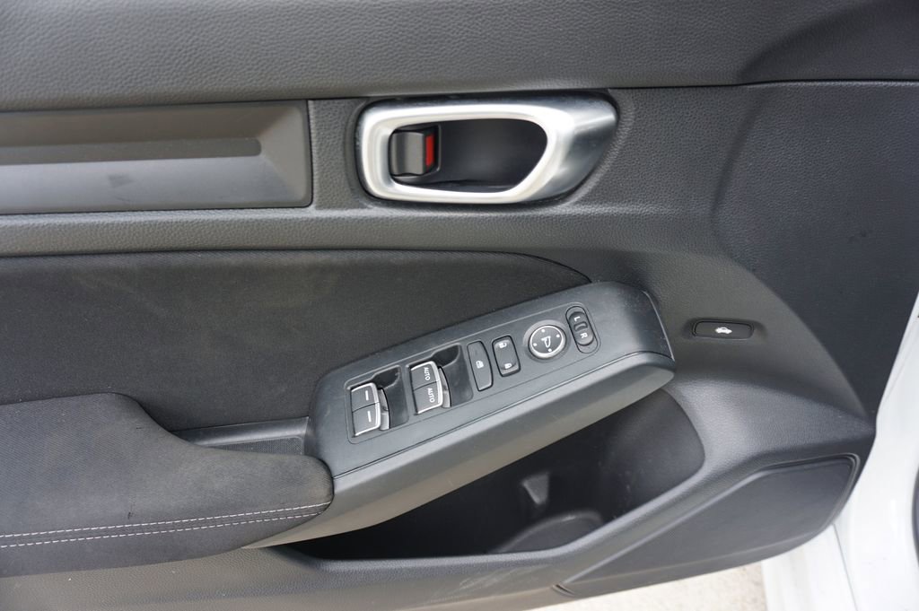 Used 2023 Honda Civic Sport image 4