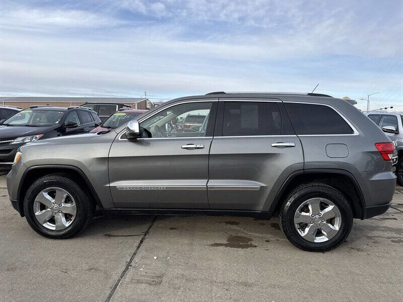 Used 2012 Jeep Grand Cherokee Laredo image 3