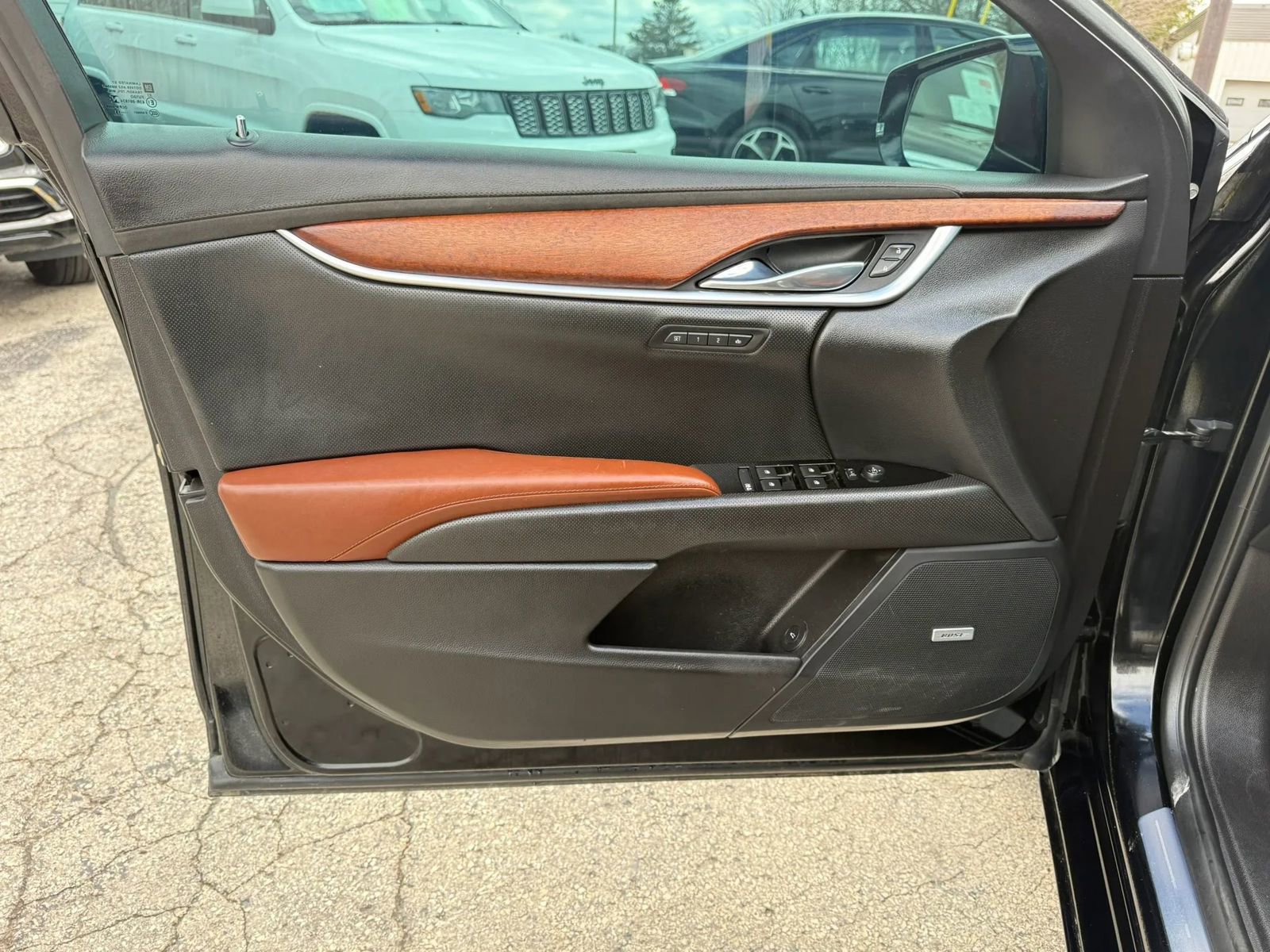 Used 2015 Cadillac XTS Luxury AWD/4WD image 9