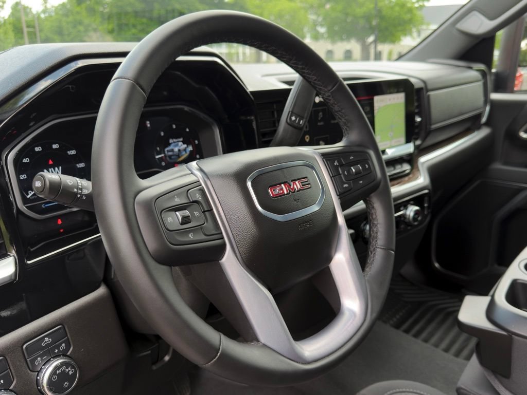Used 2025 GMC Sierra 2500 SLE AWD/4WD image 16