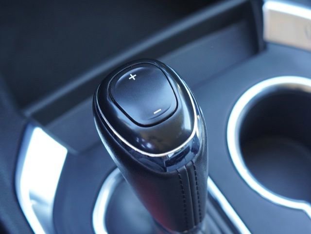 Used 2019 Chevrolet Traverse RS w/ LPO, Floor Liner Package FWD image 33