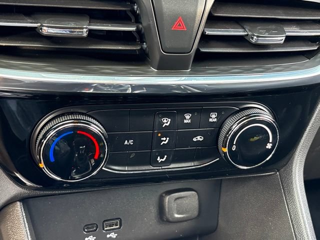 Used 2025 Buick Encore GX Sport Touring AWD/4WD image 15