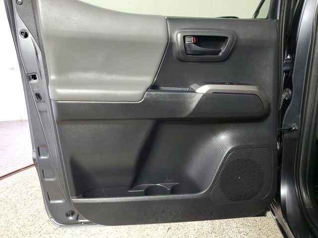 Used 2022 Toyota Tacoma SR5 w/ Technology Package image 15