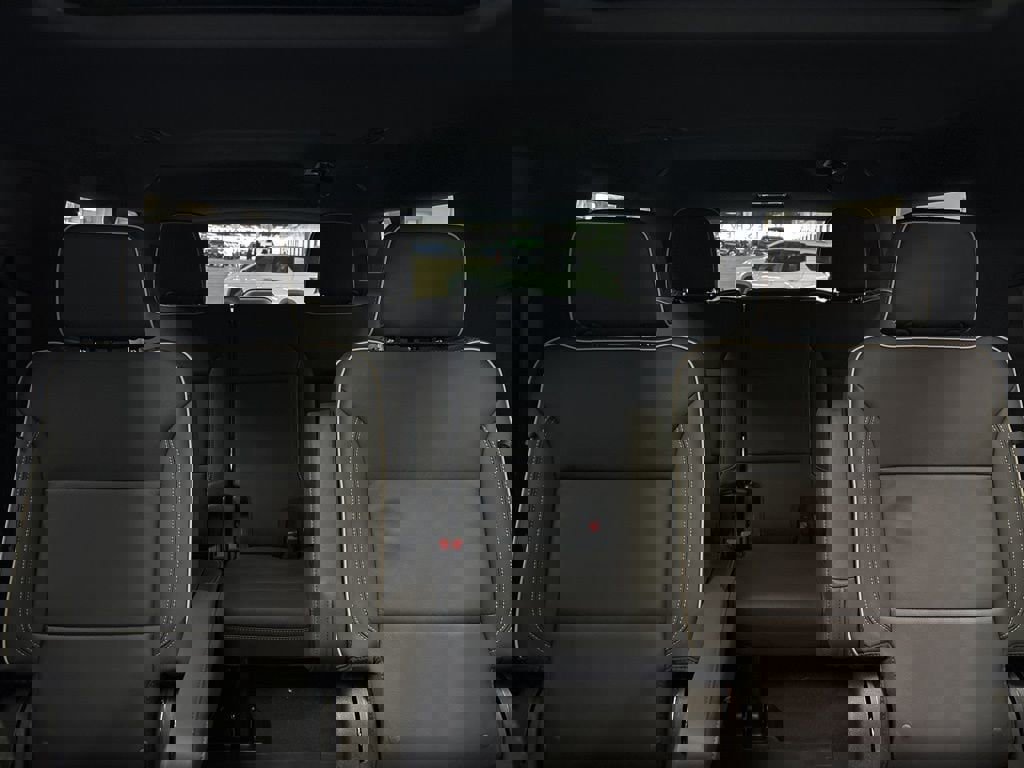 New 2026 Chevrolet Suburban Premier image 24