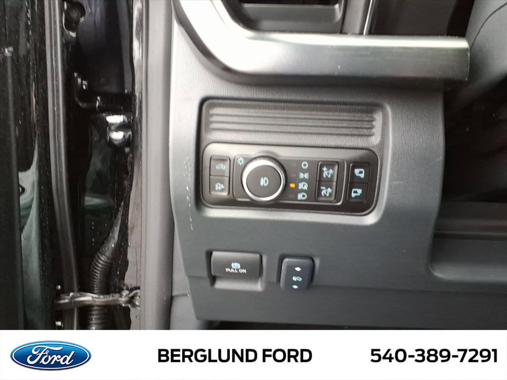 New 2026 Ford F250 Lariat w/ Black Appearance Package image 15