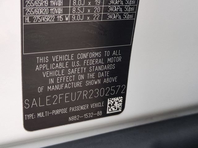 Used 2024 Land Rover Defender 130 X-Dynamic SE AWD/4WD image 22