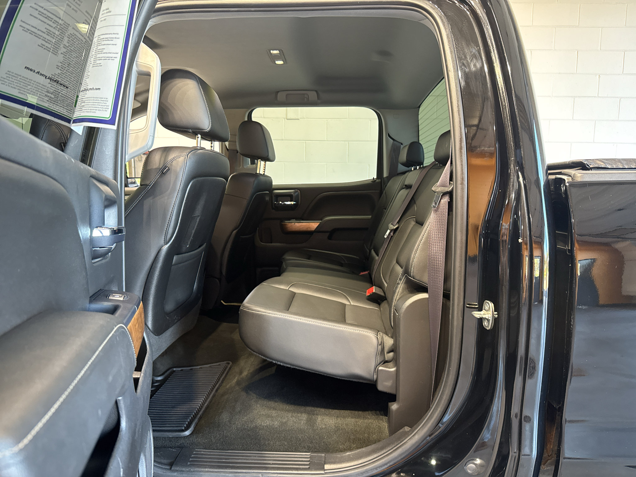 Used 2015 Chevrolet Silverado 2500 LTZ w/ LTZ Plus Package AWD/4WD image 9