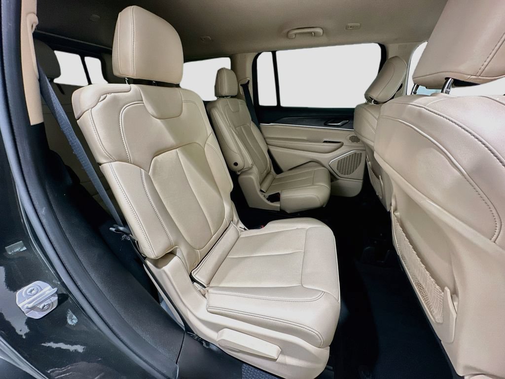Used 2022 Jeep Grand Cherokee L Limited RWD image 29