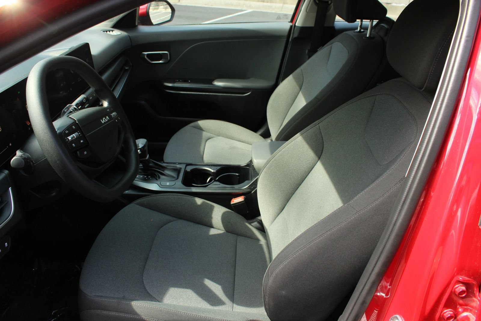 Used 2025 Kia K4 FWD image 14