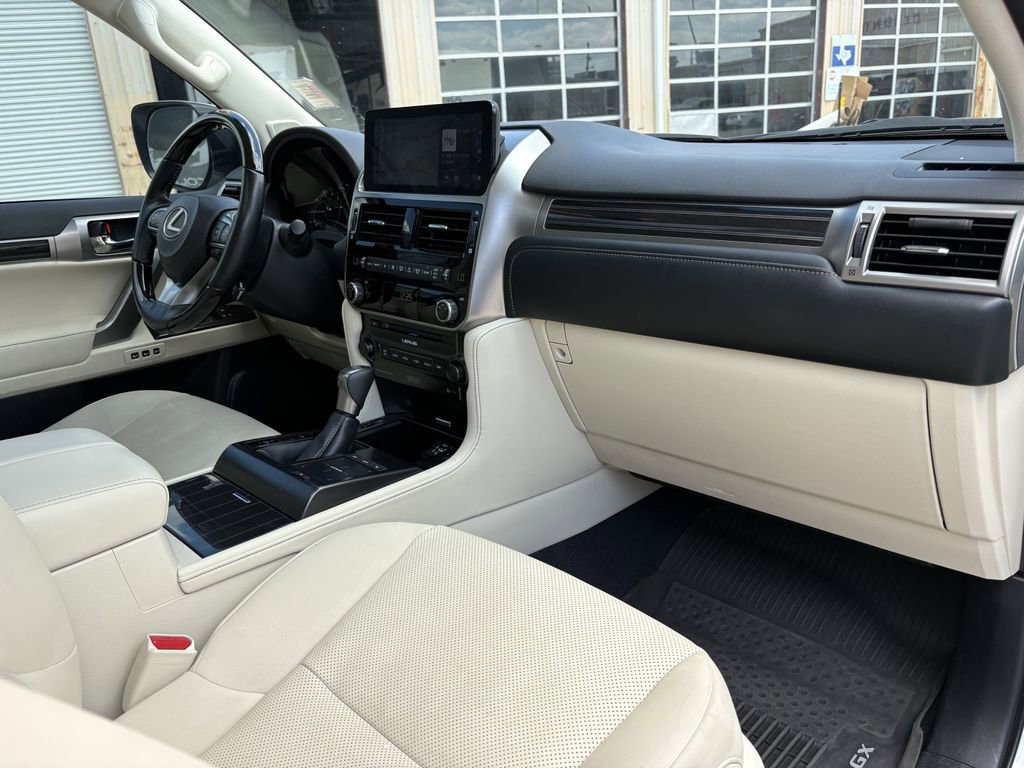 Used 2023 Lexus GX 460 Premium w/ Premium Plus Package image 29