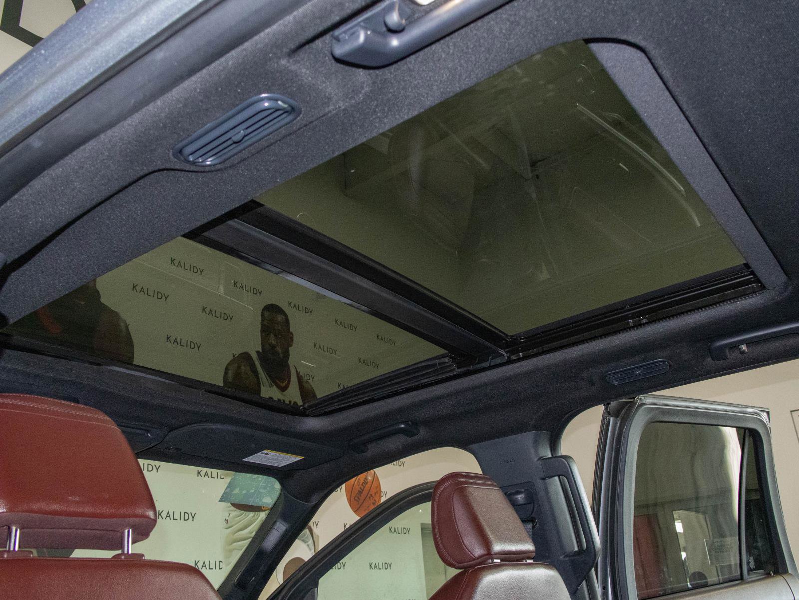 Used 2024 Ford Expedition Limited image 14