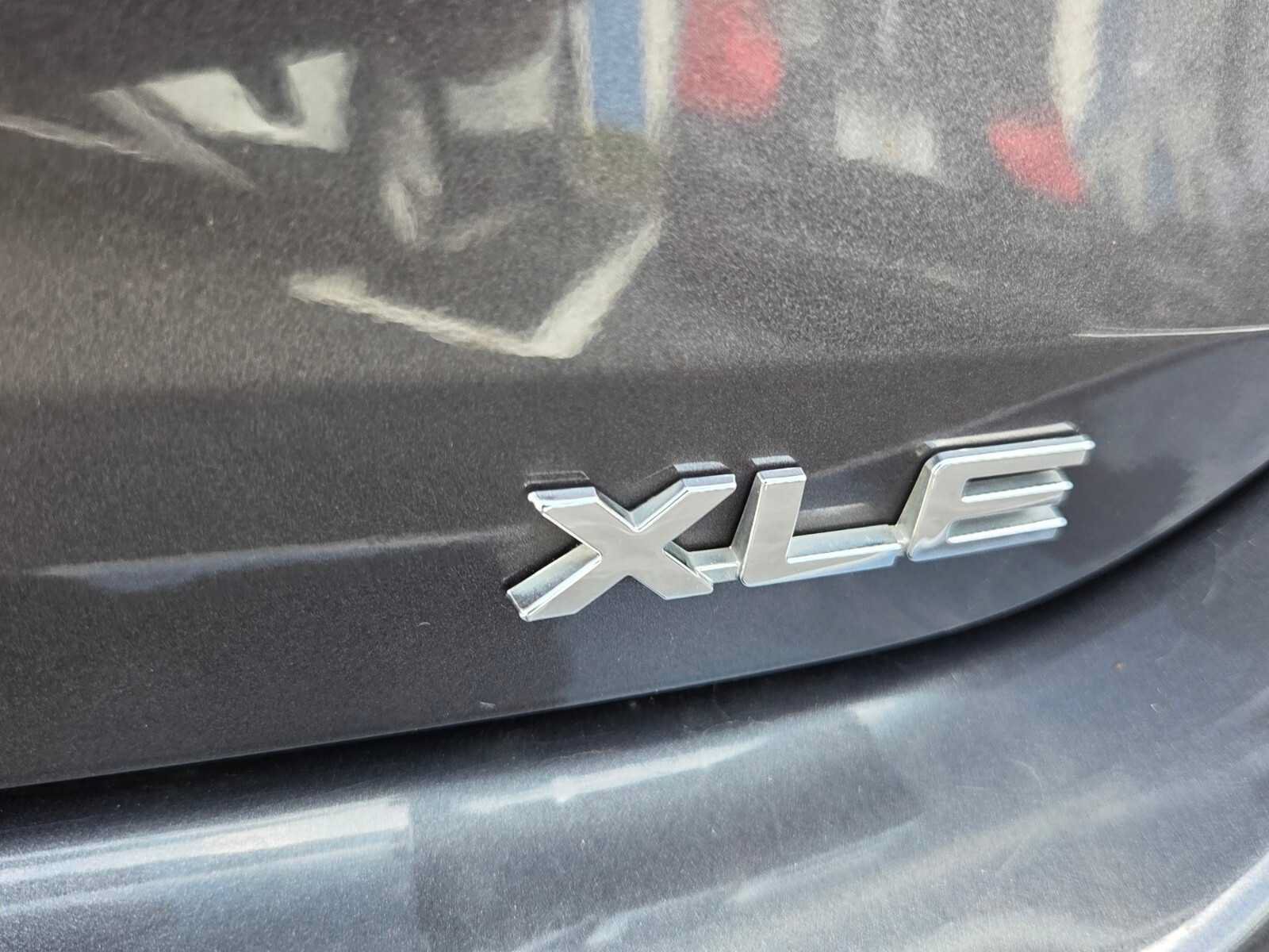 Used 2021 Toyota Highlander XLE FWD image 17