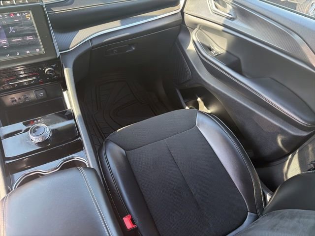 Used 2023 Jeep Grand Cherokee Altitude AWD/4WD image 27