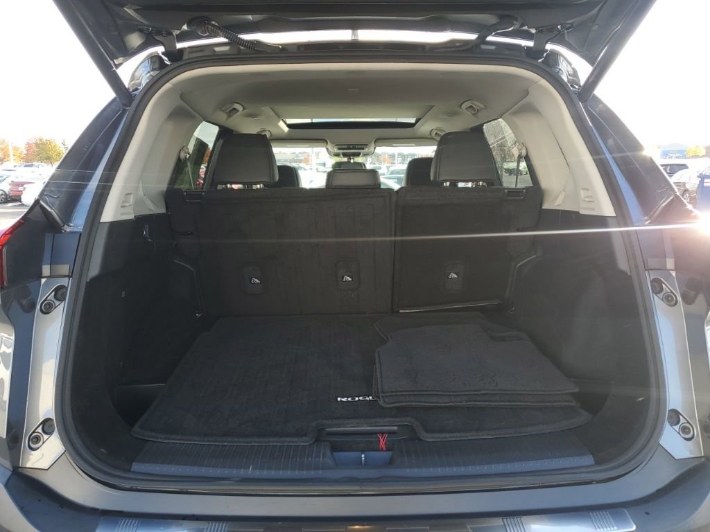 Used 2022 Nissan Rogue SV w/ SV Premium Package image 33