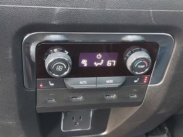 Used 2025 Chevrolet Tahoe High Country image 32