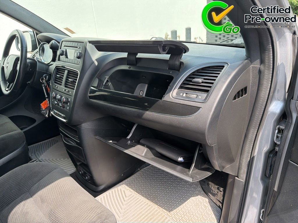 Certified 2016 Dodge Grand Caravan SE FWD image 31