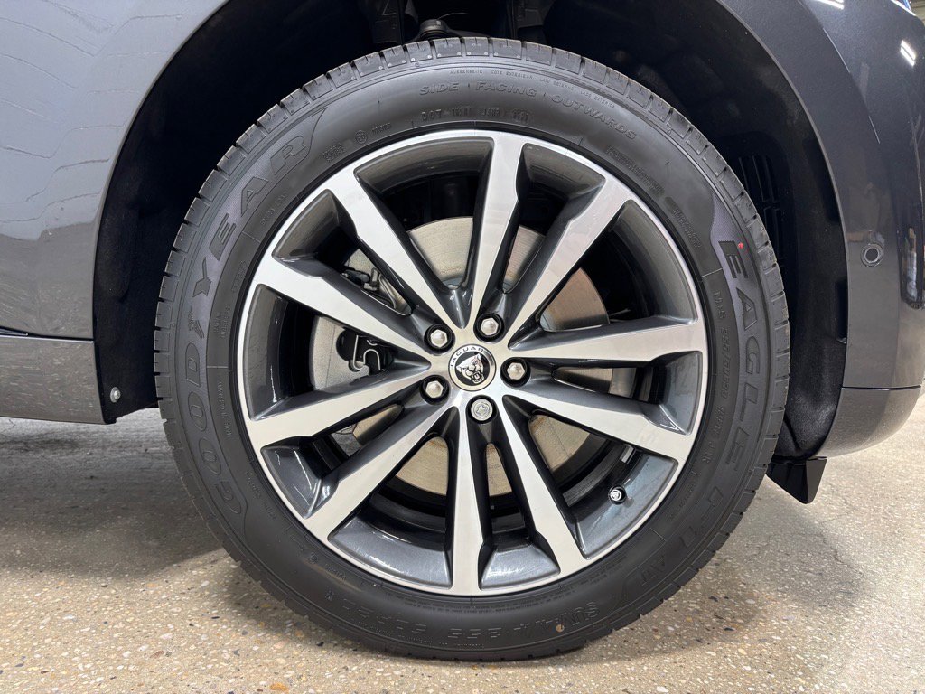 New 2026 Jaguar F-PACE R-Dynamic S image 11