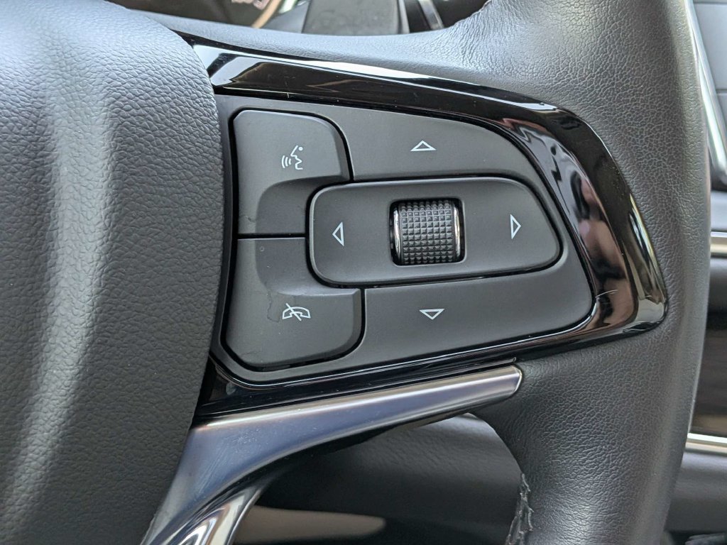 Used 2023 Buick Enclave Essence w/ Experience Buick Package FWD image 27