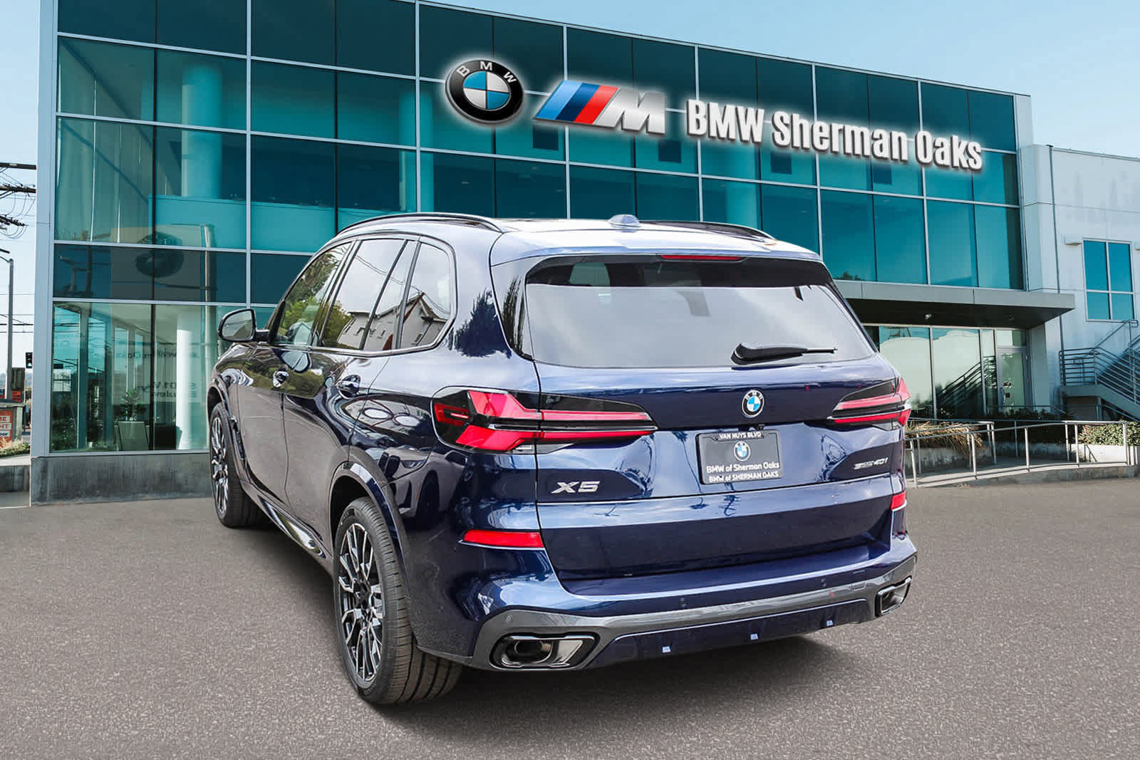 Used 2026 BMW X5 sDrive40i w/ M Sport Package RWD image 6