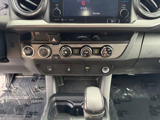 Used 2017 Toyota Tacoma TRD Sport w/ Tow Package AWD/4WD image 16