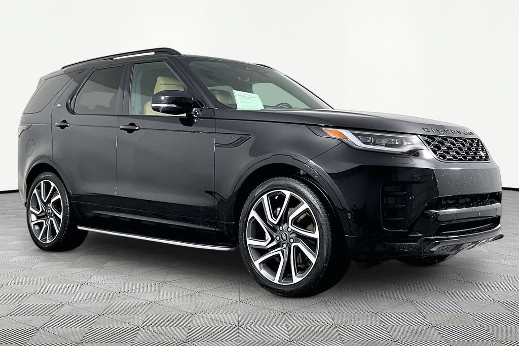 Used 2024 Land Rover Discovery Dynamic SE AWD/4WD image 3