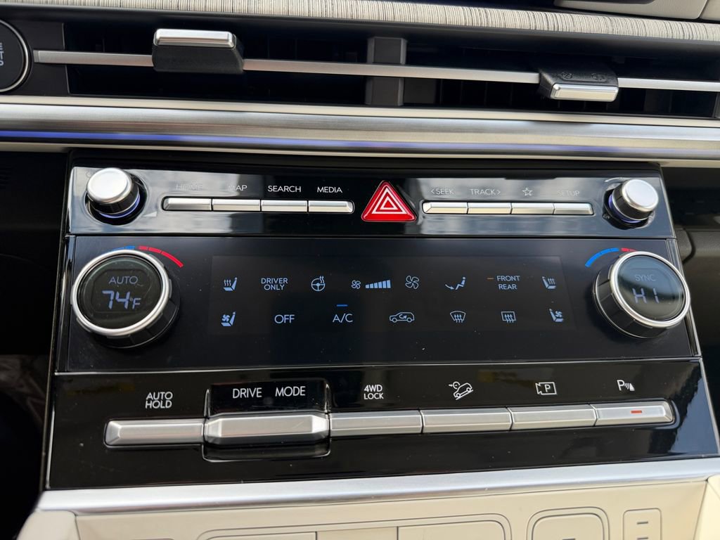 Used 2025 Hyundai Santa Fe Calligraphy image 18