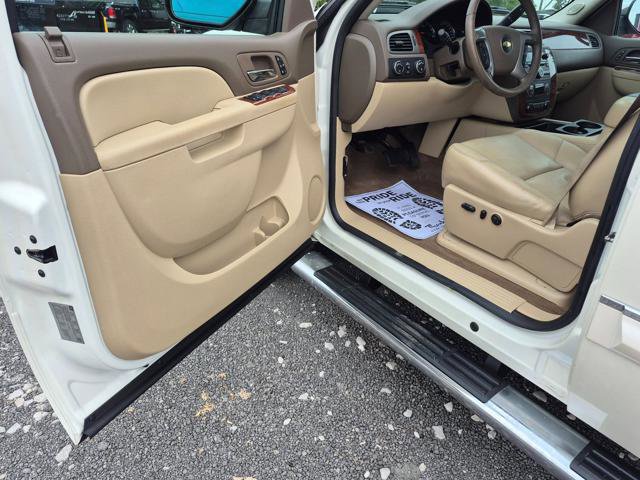 Used 2013 Chevrolet Silverado 1500 LTZ w/ LTZ White Diamond Edition image 11