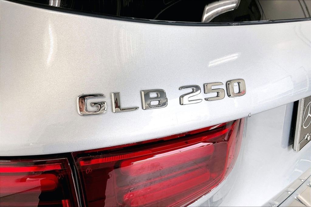New 2026 Mercedes-Benz GLB 250 4MATIC image 34