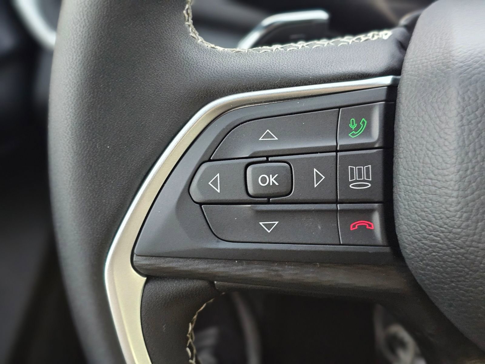 New 2026 Jeep Grand Cherokee Laredo RWD image 17