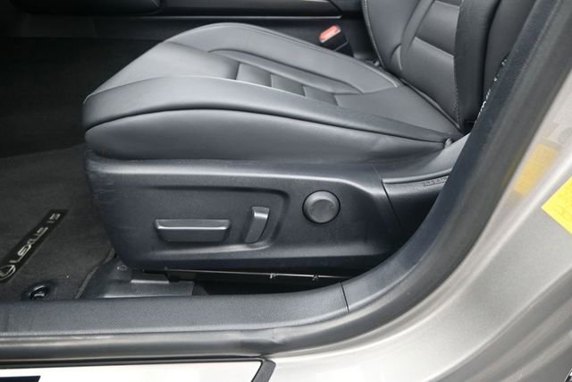 Used 2023 Lexus IS 350 F Sport RWD image 11