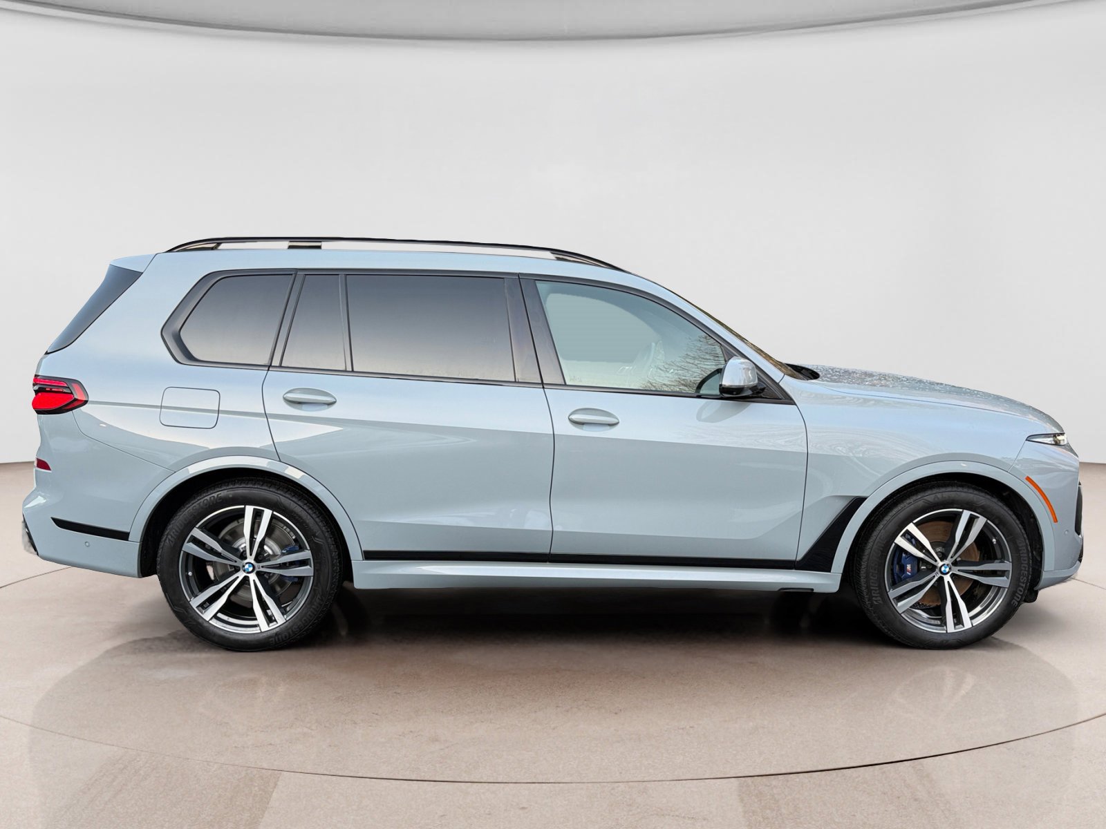 Used 2023 BMW X7 xDrive40i w/ Executive Package image 6