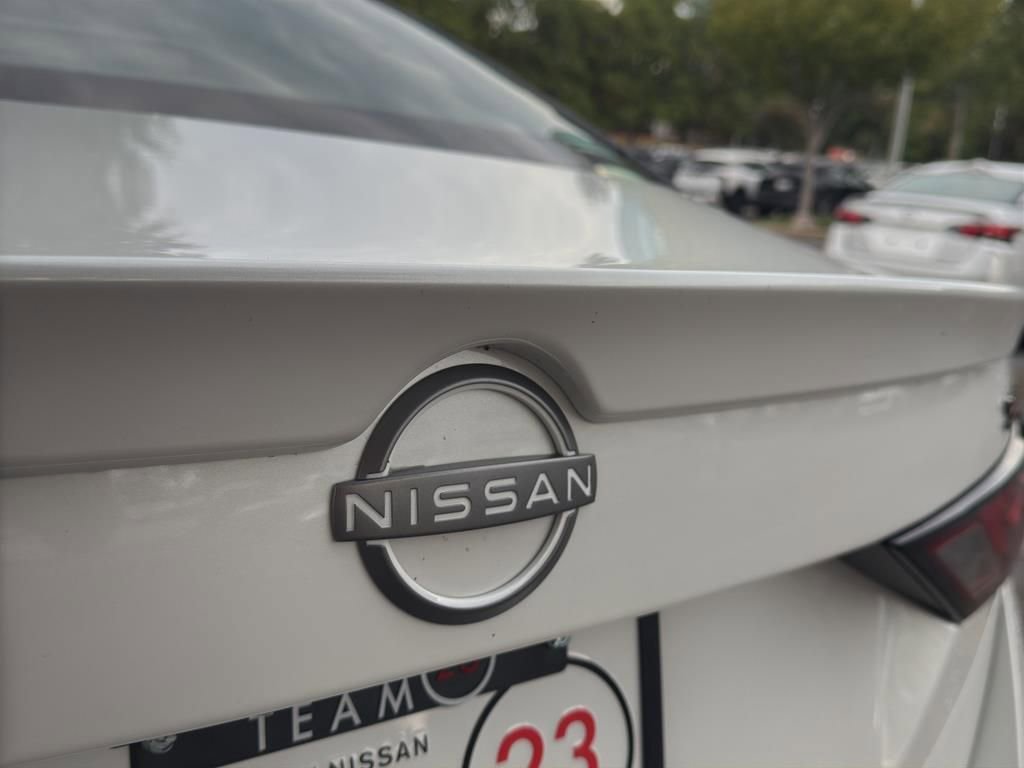 New 2025 Nissan Sentra SR image 13