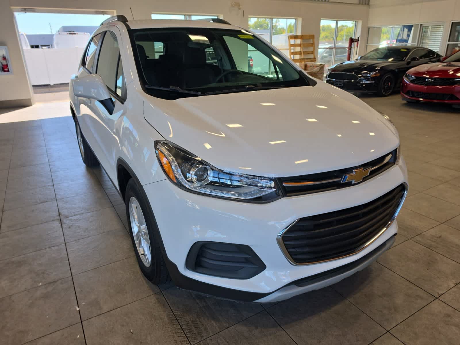 Used 2021 Chevrolet Trax LT FWD image 3