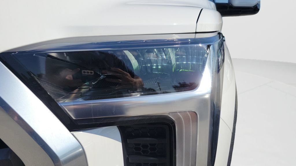 Certified 2025 Toyota Tundra Limited AWD/4WD image 24