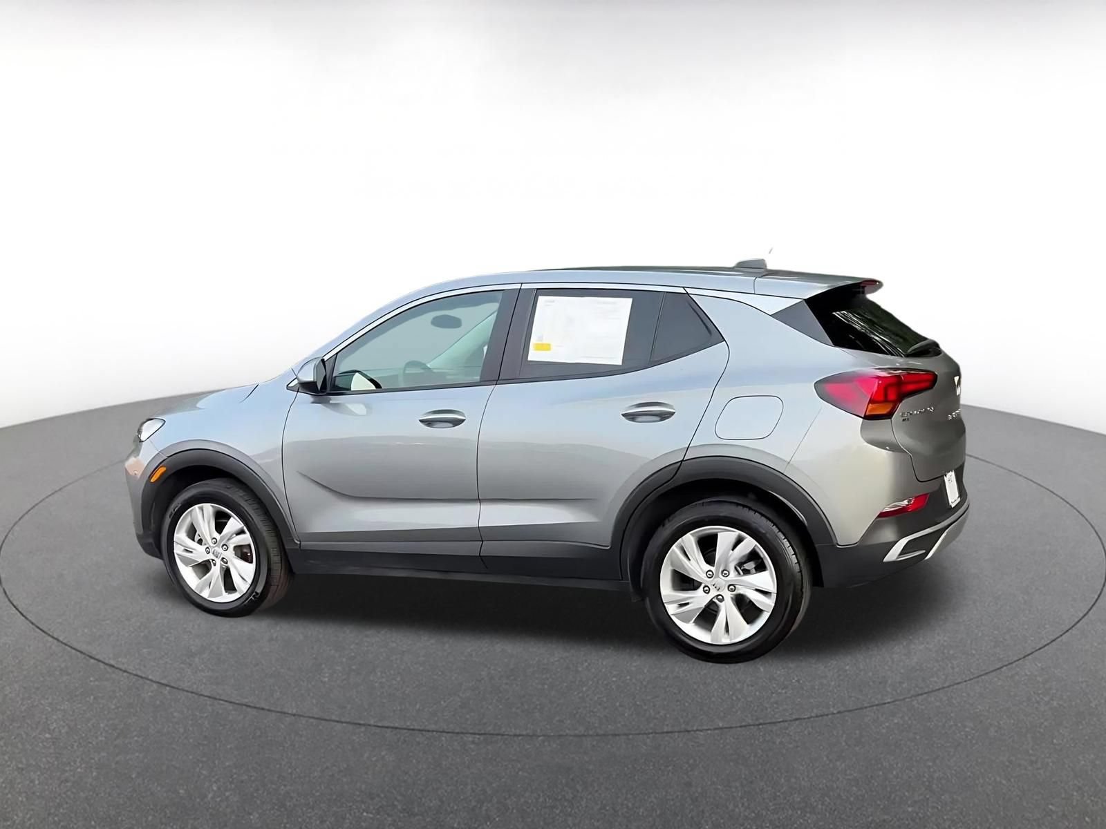 Used 2025 Buick Encore GX Preferred AWD/4WD image 10