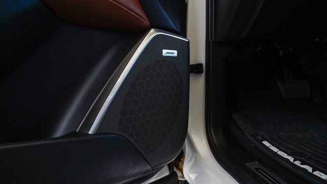 Used 2019 Cadillac Escalade ESV Premium Luxury image 45