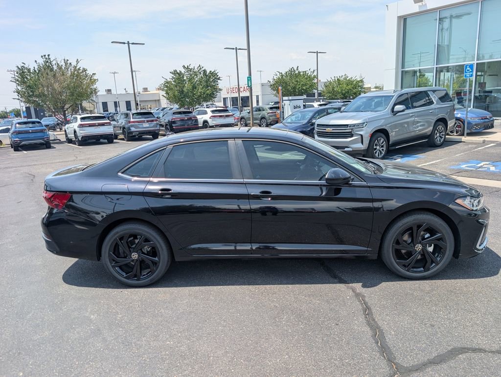 New 2025 Volkswagen Jetta SE image 4