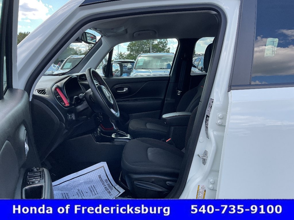 Used 2023 Jeep Renegade Trailhawk AWD/4WD image 17