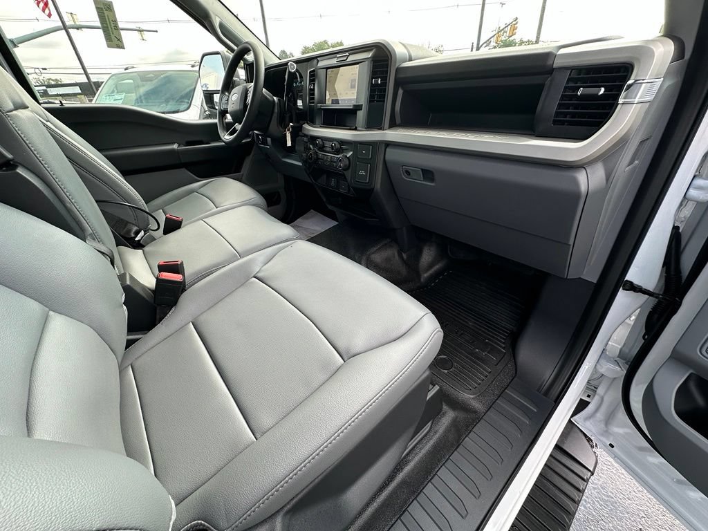 New 2026 Ford F550 4x4 Regular Cab Super Duty image 22