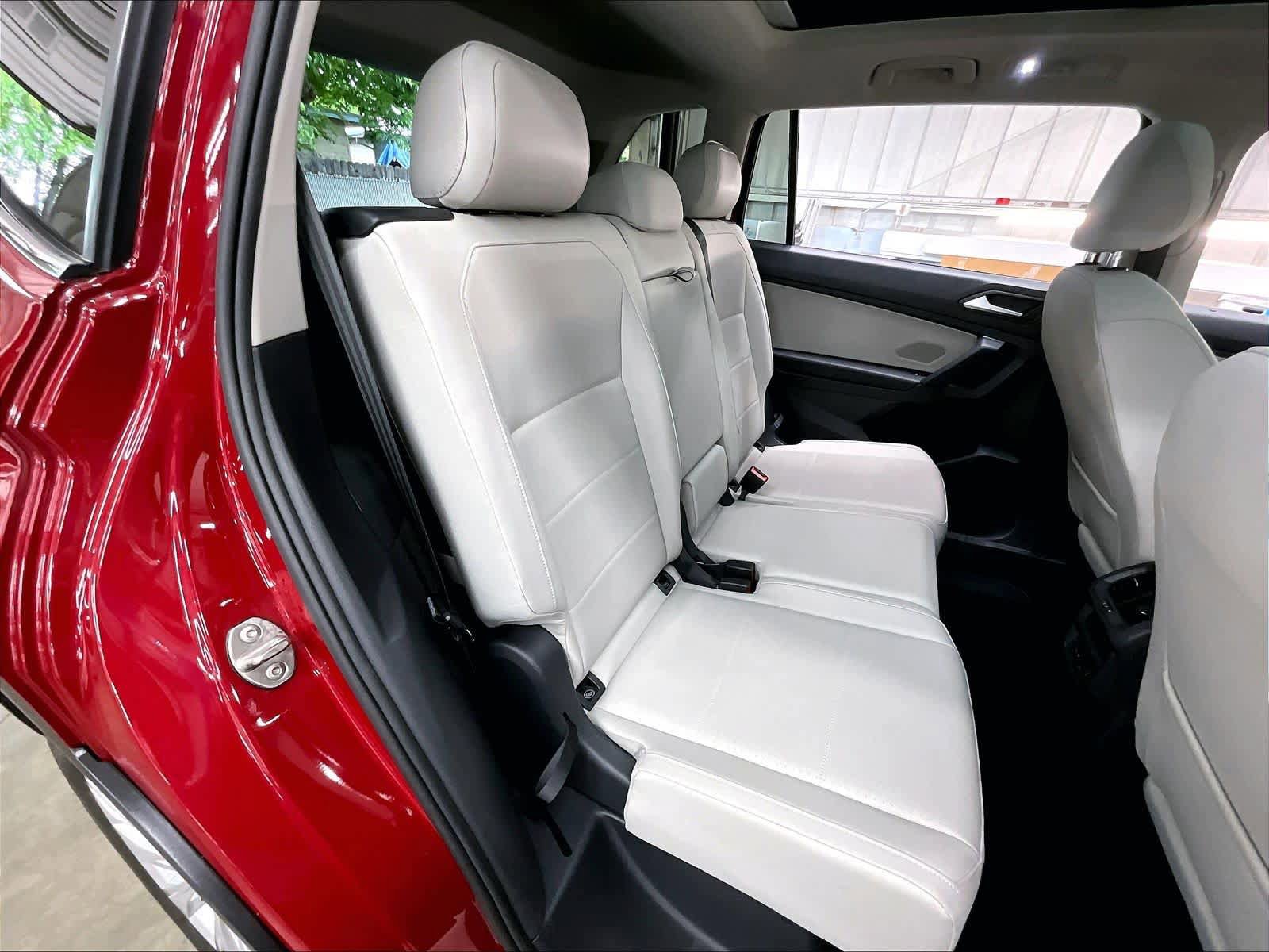 Used 2019 Volkswagen Tiguan SE w/ Panoramic Sunroof Package AWD/4WD image 29