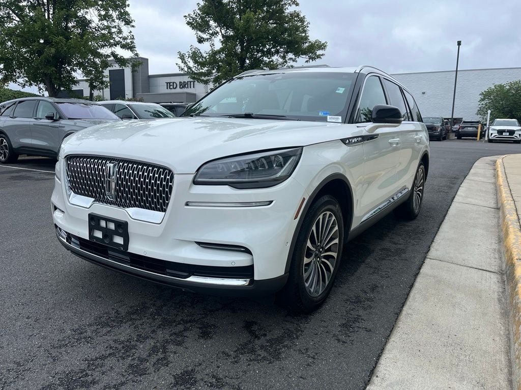 Used 2024 Lincoln Aviator Reserve w/ Elements Package Plus AWD/4WD image 3