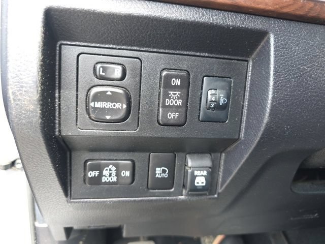 Used 2021 Toyota Tundra Limited w/ Limited Premium Package AWD/4WD image 22