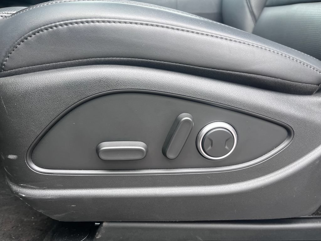 Used 2026 Hyundai Palisade SEL FWD image 9