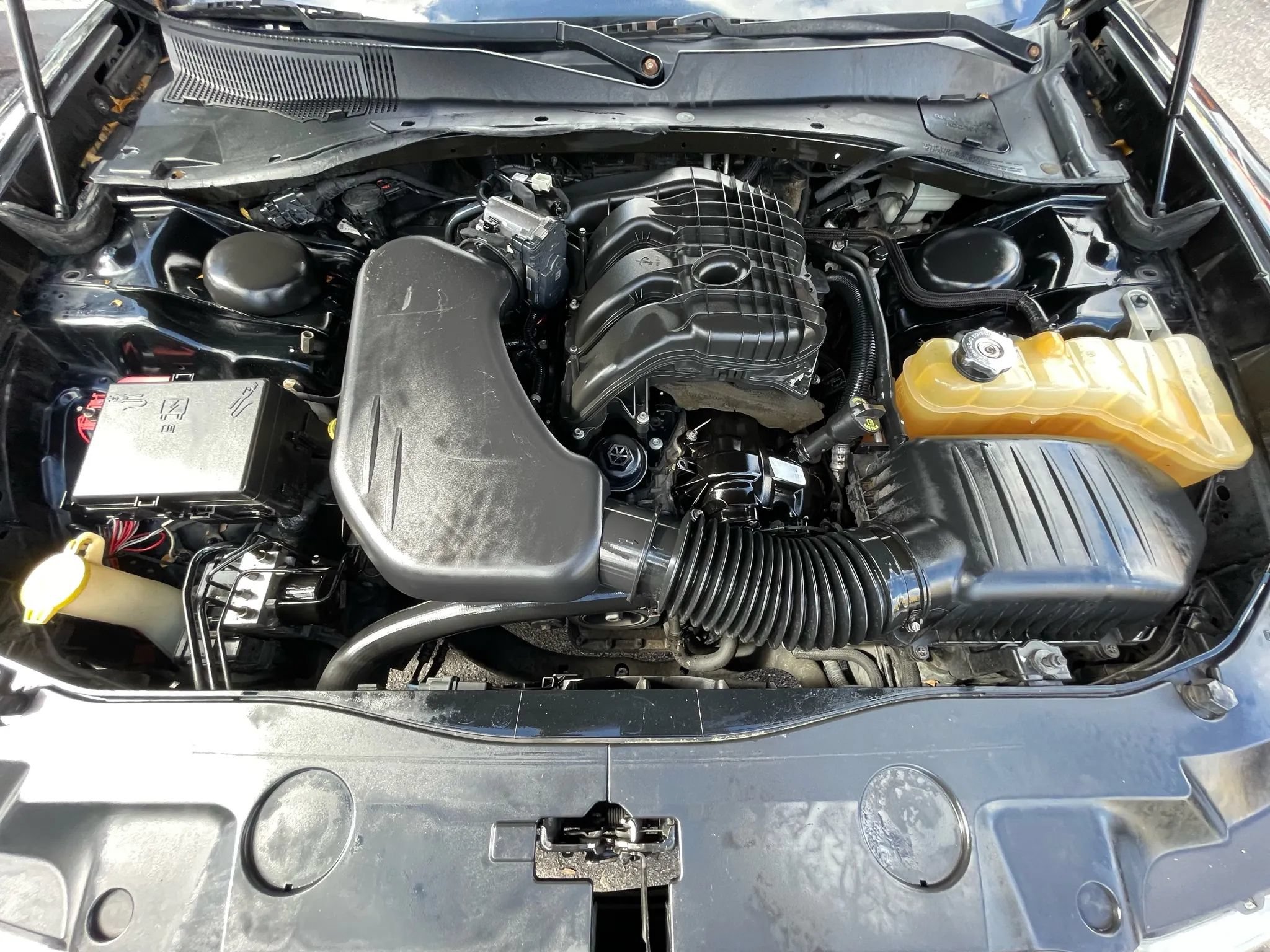 Used 2013 Dodge Charger SE RWD image 34