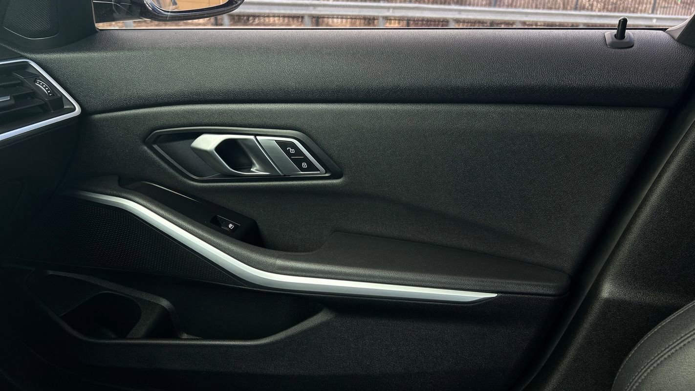 Used 2019 BMW 330i xDrive Sedan w/ M Sport Package image 25