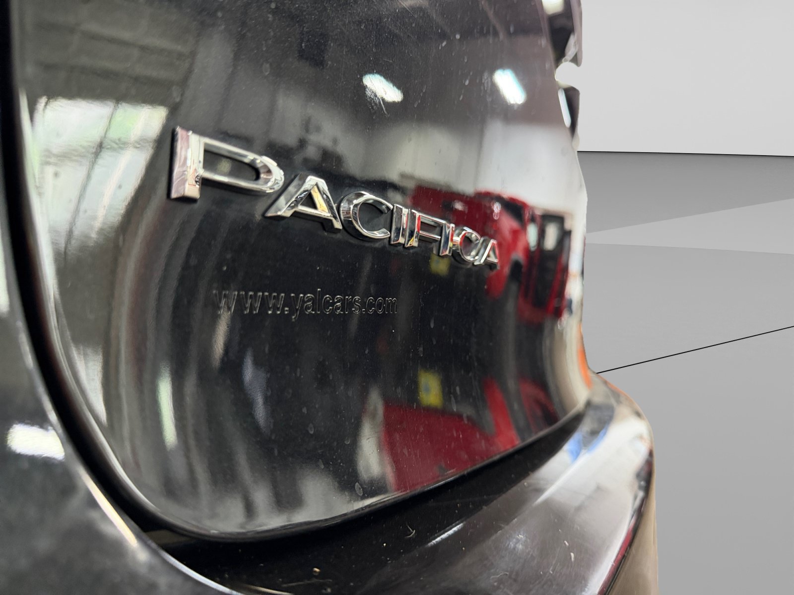 Used 2017 Chrysler Pacifica Touring-L FWD image 43