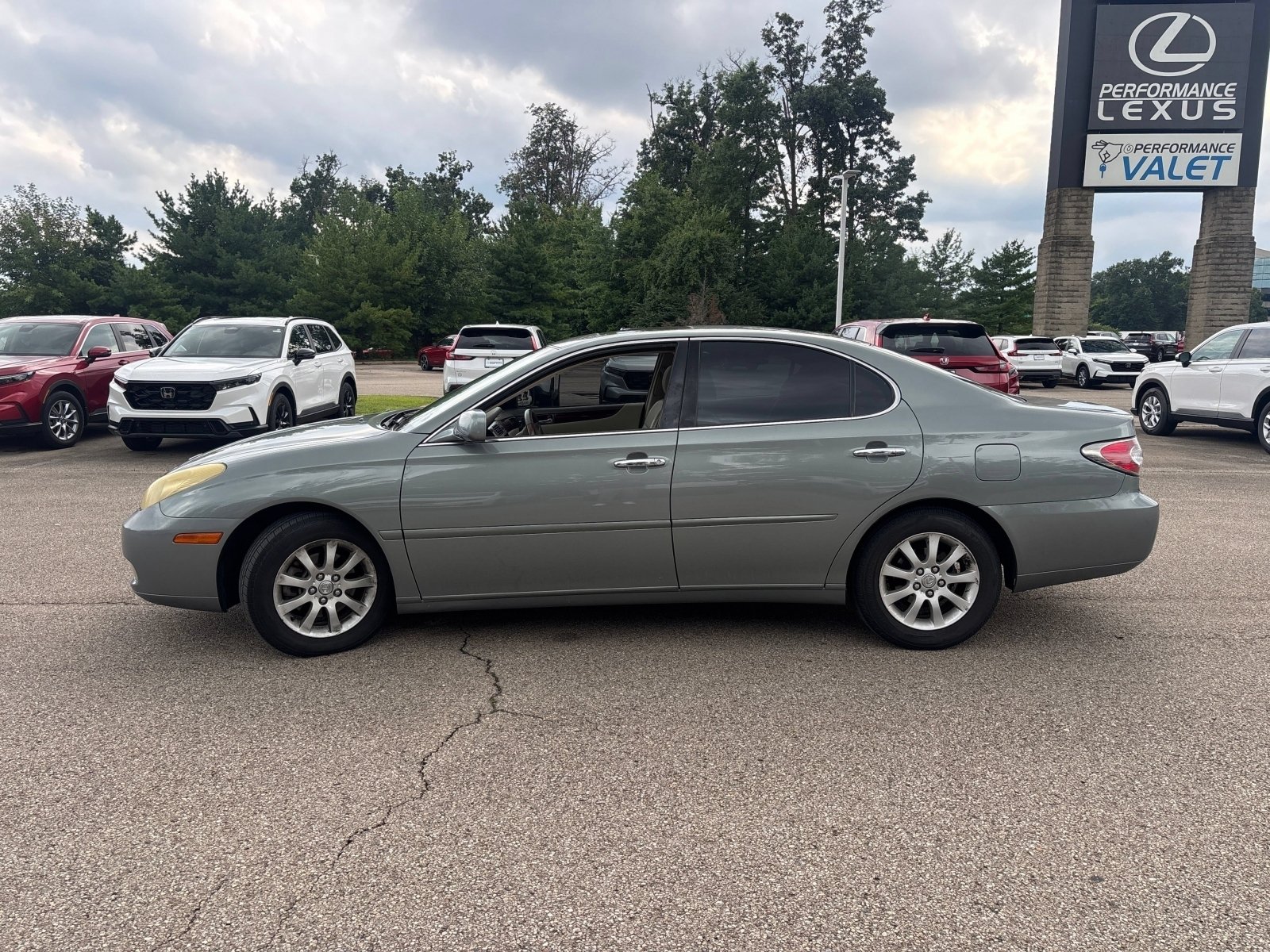 Used 2004 Lexus ES 330 FWD image 2