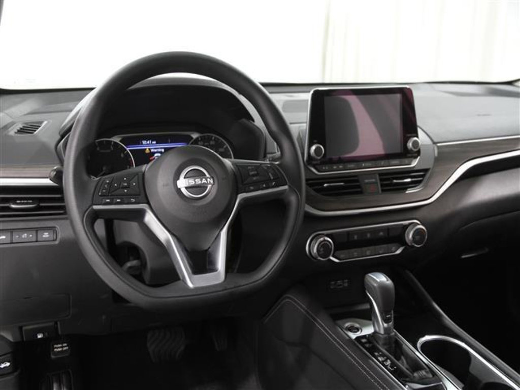 Used 2023 Nissan Altima 2.5 SV image 6